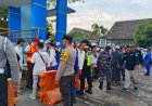 Polsek Jangkar Melaksanakan Giat Pengamanan Pulang Berjamaah Santri Bertempat Di Pelabuhan Jangkar