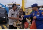 Pastikan Penumpang Bisa Berbuka, Polisi Siapkan 100 Paket Takjil di Pelabuhan Jangkar