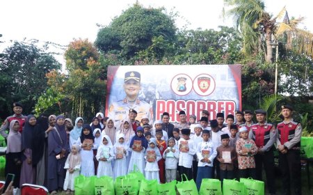 Dukung Generasi Qur'ani, Pasabber Polres Situbondo Salurkan Ratusan Al-Qur'an, Sajadah dan Sembako untuk Anak Yatim