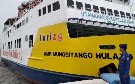 Cuaca Ekstrem, Penyeberangan di Pelabuhan Jangkar Situbondo Ditunda Sementara