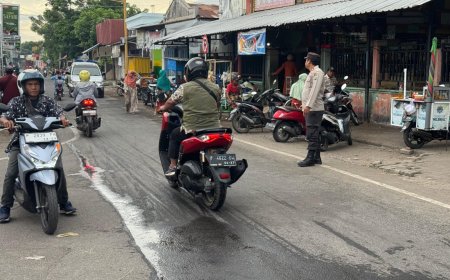 POLSEK MANGARAN GELAR GIAT COMMANDER WISH PAGI, ARUS LALU LINTAS LANCAR DAN KONDUSIF