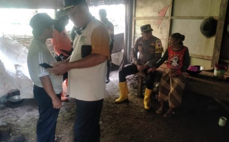 Polsek Jatibanteng Gerak Cepat Tangani Dampak Longsor Akibat Hujan Deras di Desa Kembangsari