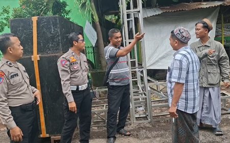 Responsif dan Humanis, Personil Polsek Besuki Laksanakan Patroli Dialogis di Area Ponpes Miftahul Ulum Desa Langkap.