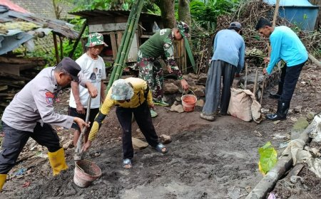 Polsek Sumbermalang turut membantu giat TMMD  ke - 127 kodim 0823 di Desa Plampang Kec. Sumbermalang