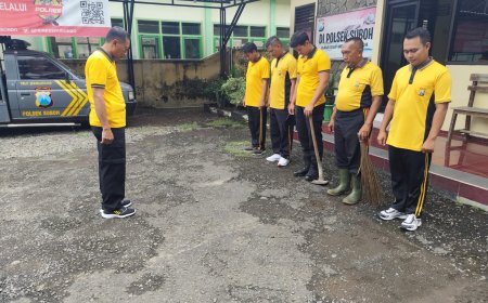 Polsek Suboh Laksanakan Kerja Bakti Bersihkan Lingkungan Mako