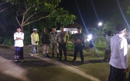 POLSEK KAPONGAN MELAKSANAKAN PENGAMANAN KEGITAN PENGAJIAN UMUM DALAM RANGKA KEGIATAN RUTIN SELAMATAN DESA CURAH COTTOK