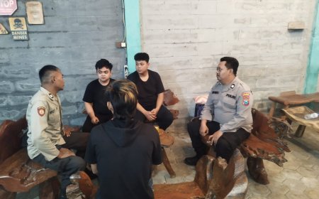Patroli Dialogis Polsek Panarukan di Desa Paowan, Perkuat Harkamtibmas Jelang Ramadhan