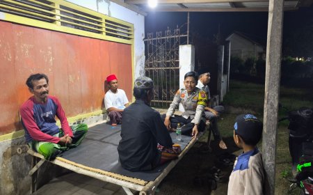 Anggota Polsek Jangkar Melaksanakan Patroli Dialogis Bersama Warga