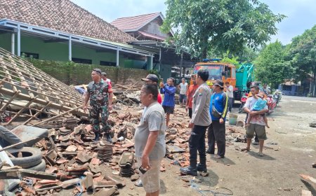 Polsek Banyuputih Mendatangi TKP Rumah Robah di Desa Sumberwaru Desa Banyuputih