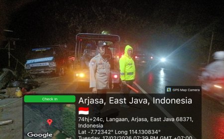 Proyek Perbaikan Jalan Picu Kepadatan, Polsek Arjasa Lakukan Pengaturan Lalin