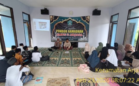 Program BASUDEWO Sentuh Dunia Pendidikan, Polsek Arjasa Bina Siswa SMPN 2 Arjasa