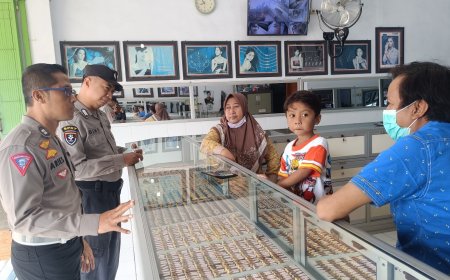 Polsek Besuki Intensifkan Patroli Dialogis di Toko Emas, Antisipasi 3C Selama Ramadhan 1447 H.