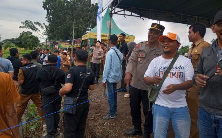 Kapolsek Situbondo Kota Bersama 2 Personil Melaksanakan Pengamanan Pelaksanaan Pembukaan Pasar Ramadan 2026 di Burnik City