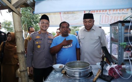 Kapolres Borong Takjil di Pasar Ramadan Burnik City, Sukseskan UMKM Situbondo