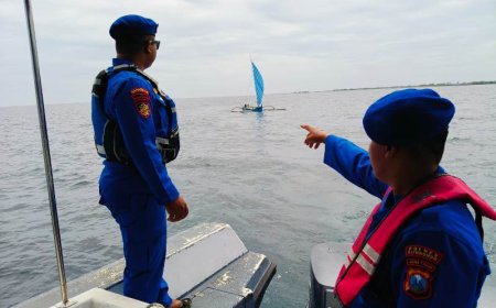 Jaga Keamanan Laut, Satpolairud Polres Situbondo Patroli Perairan Panarukan Hingga Perbatasan Pasir Putih