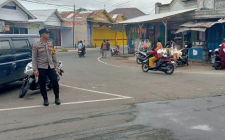 Polsek Mangaran Laksanakan Commanderwish Pagi, Arus Lalu Lintas Lancar dan Terkendali