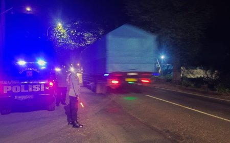 POLSEK KAPONGAN GIAT PATROLI BLUE LIGHT DALAM RANGKA ANTISIPASI 3C DAN GANGGUAN KAMTIBMAS DI JALAN PANTURA DESA LANDANGAN