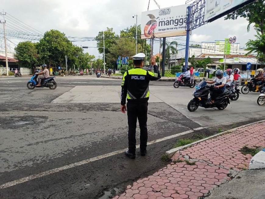 Satlantas Polres Situbondo Sebar Personel di Titik Rawan dalam Giat Commander Wish Pagi