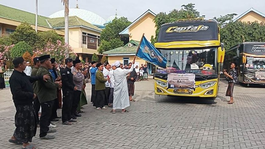 Polres Situbondo Kawal Kepulangan Ribuan Santri Sukorejo Sehingga Kegiatan Berjalan Tertib dan Lancar