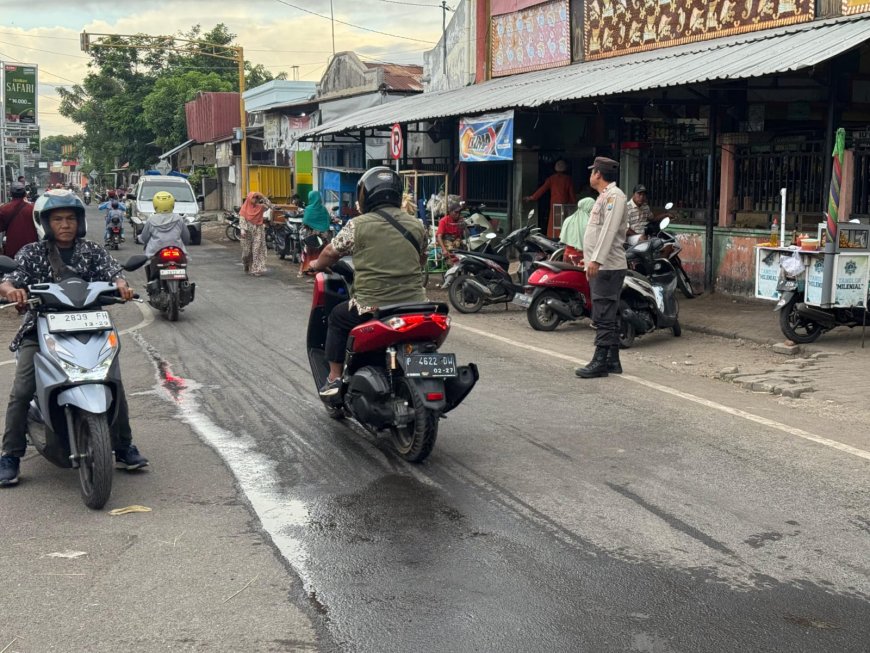 POLSEK MANGARAN GELAR GIAT COMMANDER WISH PAGI, ARUS LALU LINTAS LANCAR DAN KONDUSIF