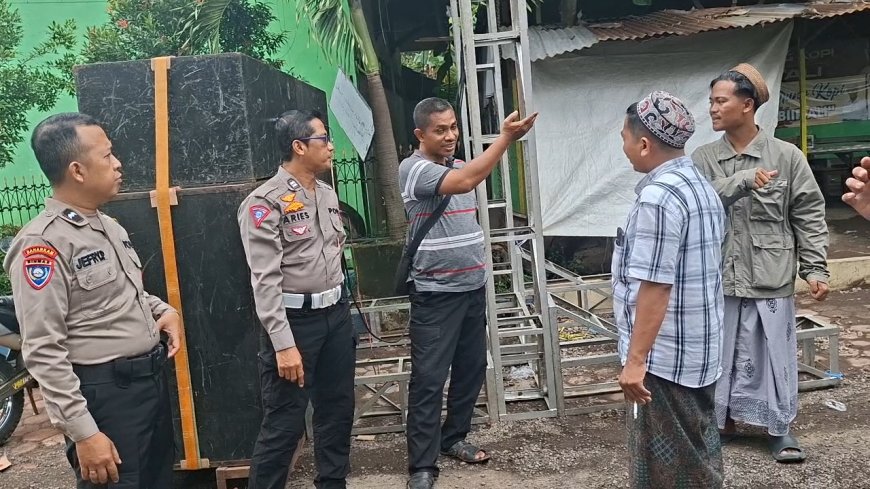 Responsif dan Humanis, Personil Polsek Besuki Laksanakan Patroli Dialogis di Area Ponpes Miftahul Ulum Desa Langkap.
