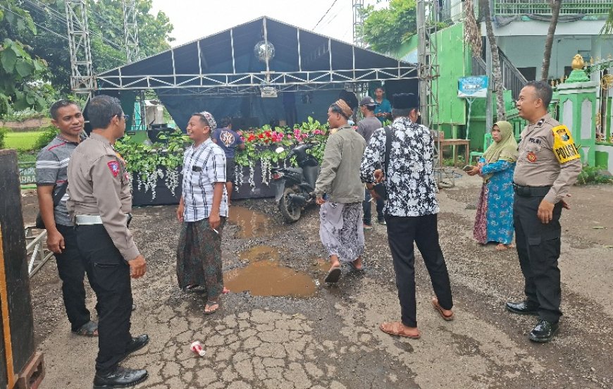 Responsif dan Humanis, Personil Polsek Besuki Laksanakan Patroli Dialogis di Area Ponpes Miftahul Ulum Desa Langkap.