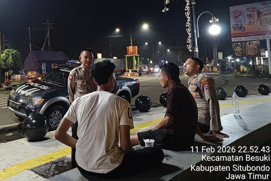 Hadir di Tengah Masyarakat, Patroli Malam Polsek Besuki Tegaskan Komitmen Keamanan Di Wilayah Hukum Polsek Besuki.