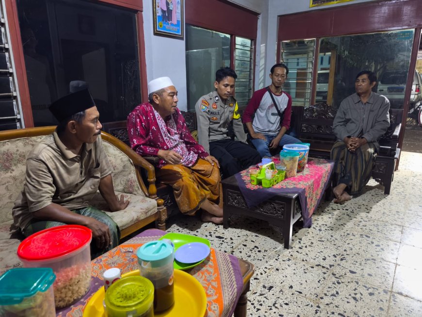 Anggota Polsek Jangkar Melaksanakan Kegiatan Patroli Di Rumah Warga