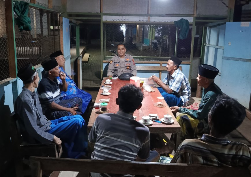 Kanit Binmas Polsek Jatibanteng Melaksanakan Kopi Keliling Bersama Warga Desa Wringinanom