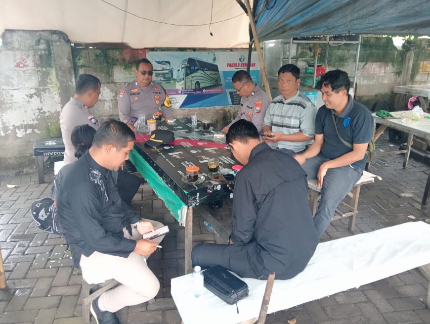 Kanit Binmas Polsek Situbondo Kota Laksanakan Program Unggulan BASUDEWO “Kopi Keliling (KOPLING)”