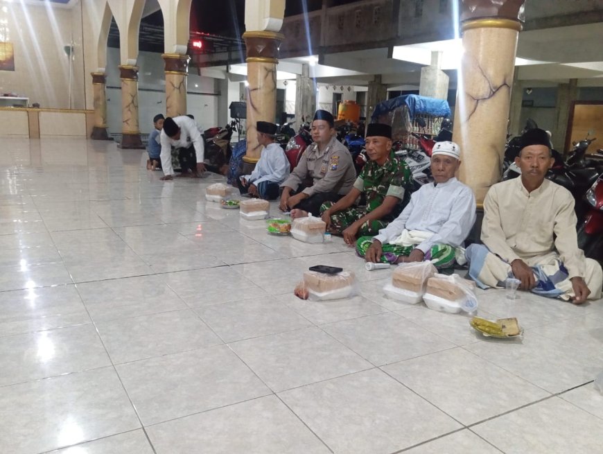 Anggota Polsek Jangkar Menghadiri Kegiatan Pengajian Umum Bertempat Masjid At Taqwa Jangkar