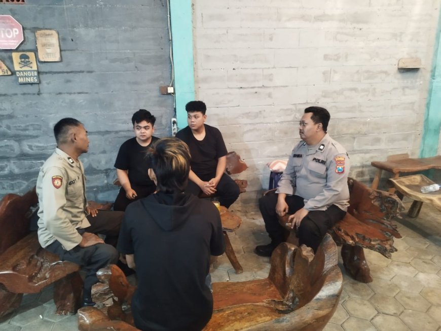 Patroli Dialogis Polsek Panarukan di Desa Paowan, Perkuat Harkamtibmas Jelang Ramadhan