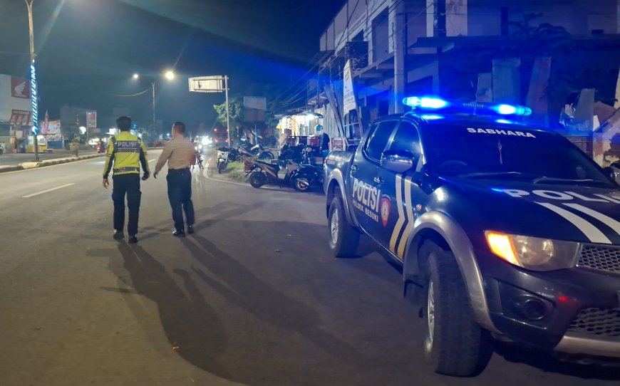 Patroli Blue Light Polsek Besuki Amankan Jalur Pantura Besuki Antisipasi Balap Liar Dan Kriminalitas.