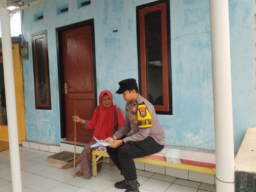 POLSEK KAPONGAN BHABINKMTIBMAS MELAKSANAKAN GIAT PENDATAAN PROGRAM BANTUAN PEMERINTAH DALAM PENGENTASAN KEMISKINAN