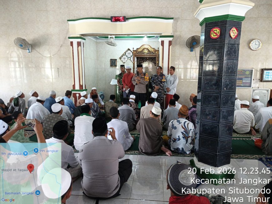Polsek Jangkar Melaksanakan Giat Safari Jumat Bertempat Di Masjid At Taqwa