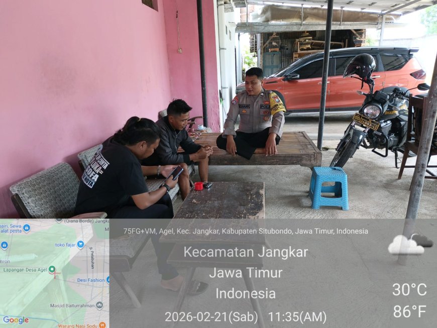 Anggota Polsek Jangkar Melaksanakan Giat Patroli Dialogis Bersama Warga