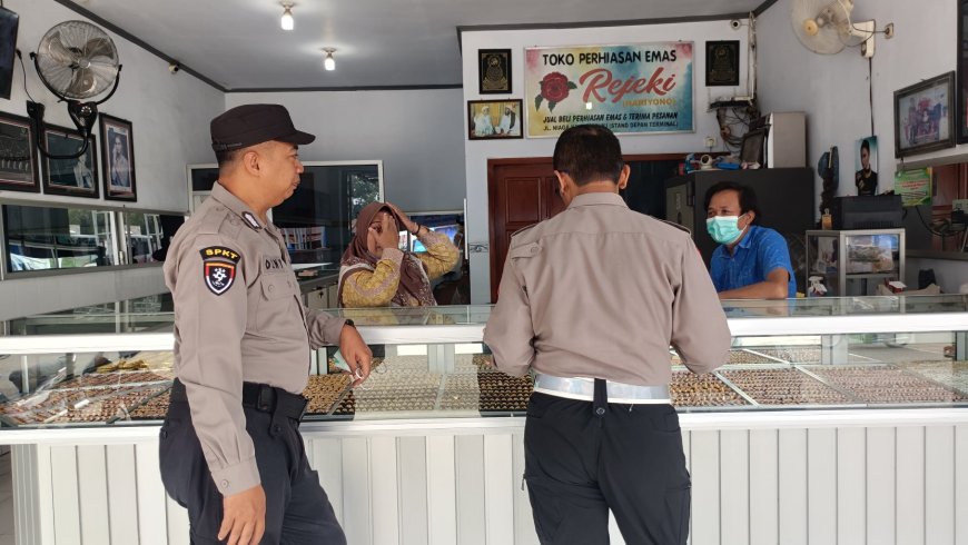 Polsek Besuki Intensifkan Patroli Dialogis di Toko Emas, Antisipasi 3C Selama Ramadhan 1447 H.