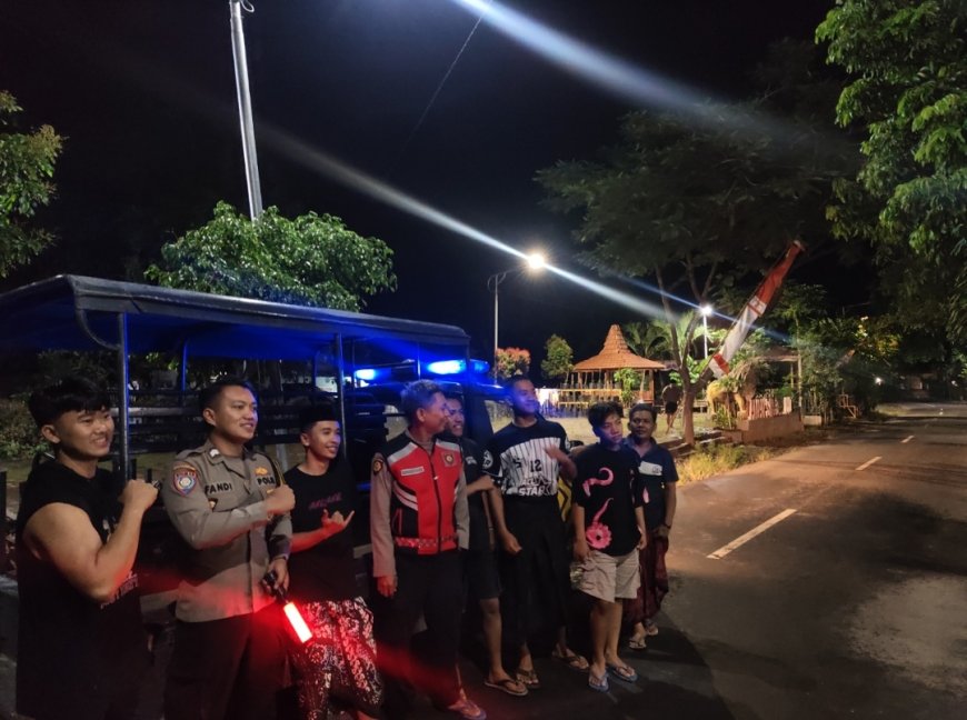 Patroli Blue Light dan Sahur, Polsek Arjasa Ciptakan Kondisi Aman Selama Ramadhan