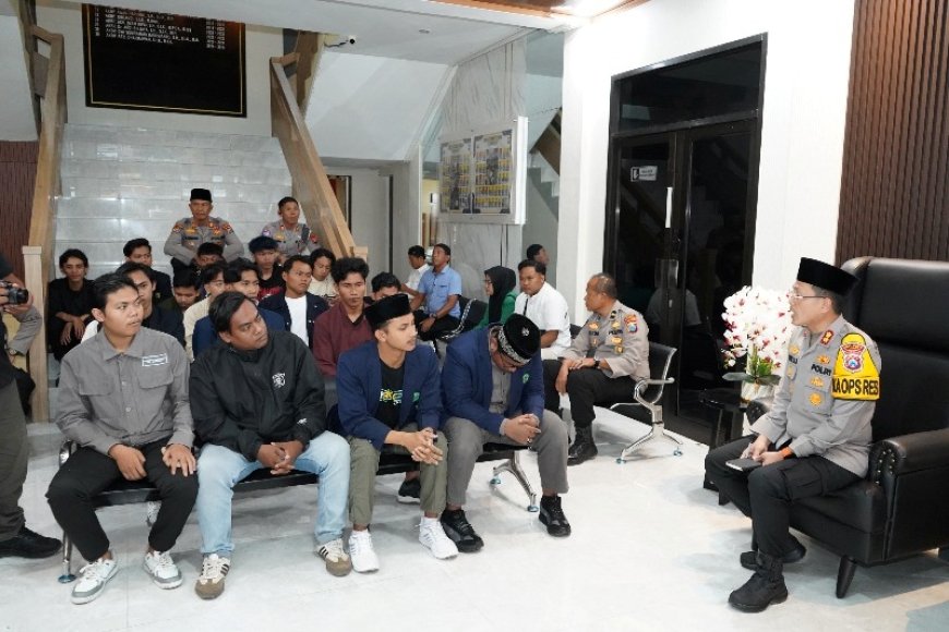 Puluhan Aktivis Mahasiswa Situbondo Sampaikan Aspirasi kepada Kapolres