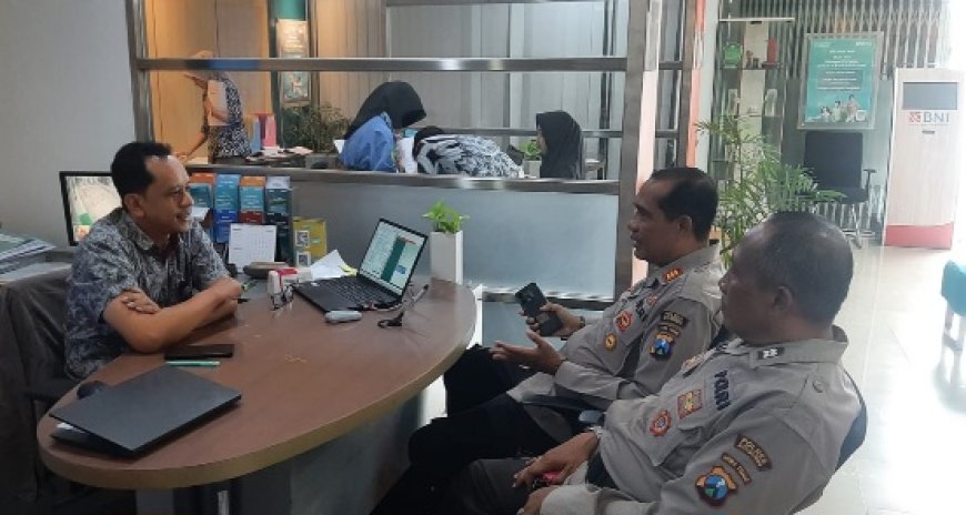 Kapolsek Besuki Intensifkan Patroli Door to Door ke Perbankan, Antisipasi Kriminalitas Jelang Lebaran.