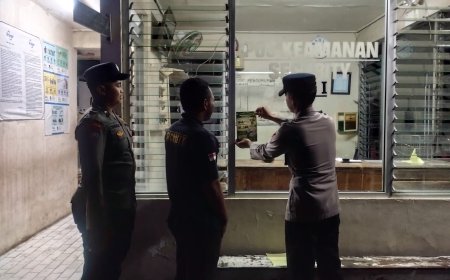 POLSEK KAPONGAN GIAT PATROLI DALAM RANGKA HARKAMTIBMAS DI  PT.PMMP DS. LANDANGAN SERTA PEMASANGAN BROSUR DAN MEMBERIKAN  SOSIALISASI KEPADA PETUGAS KEAMANAN TERKAIT CALL CENTER 110