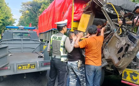 Personil Lantas Polsek Banyuputih Mendatangi TKP Laka Lantas di Jalan Pantura TN Baluran