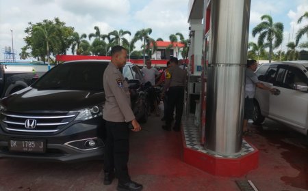 POLSEK KAPONGAN GIAT PATROLI DALAM RANGKA HARKAMTIBMAS DAN CEK STOCK KETERSEDIAN BBM  DI SPBU KESAMBIRAMPAK