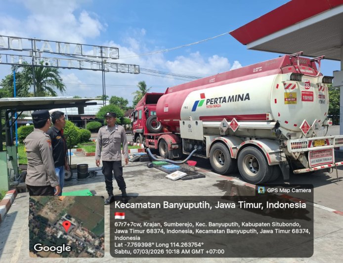 Polsek Banyuputih Patroli Harkamtibmas dan Monitoring Stok BBM di SPBU Sukorejo